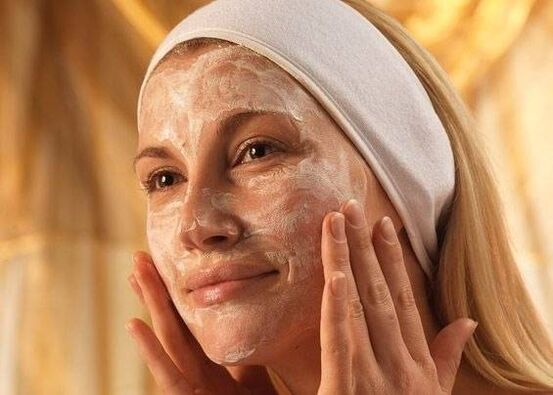 A face mask with pomegranate seed oil in composition will make wrinkles less visible