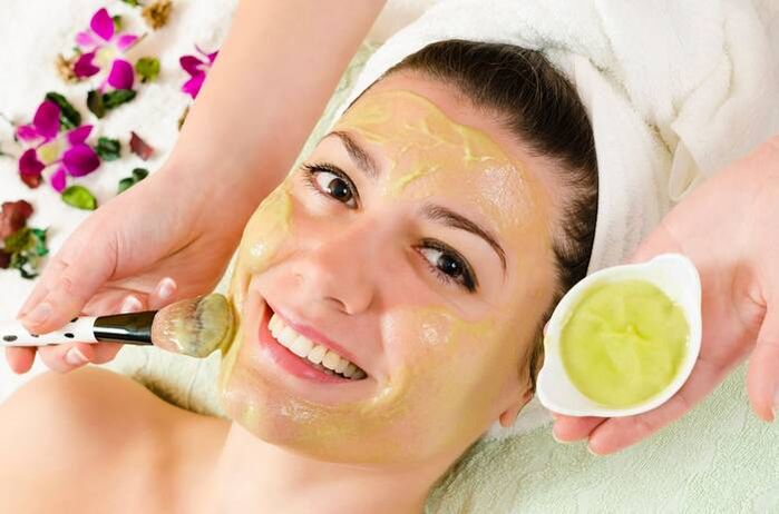 Face mask against home aging with essential oil in the composition